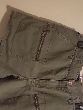 Ralph Lauren Olive Cargo Pants with Zip Pocket Details